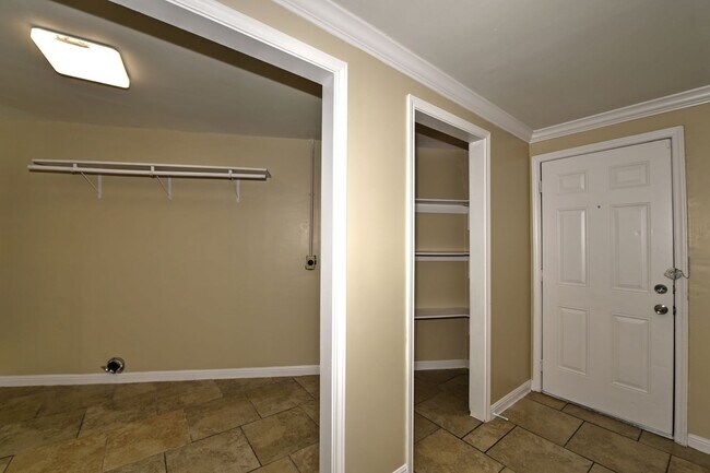 Building Photo - Stylish and Spacious 4-Bedroom Home PLUS Casita/In-Law (with kitchen/living/bedroom/bath)