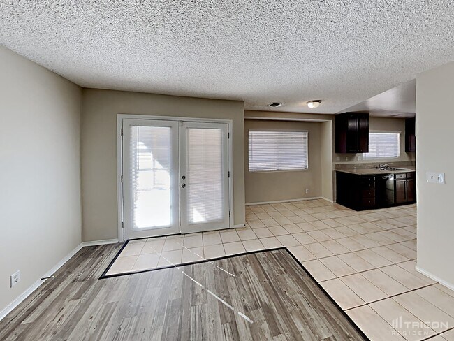 Building Photo - 2343 Lone Pine Dr