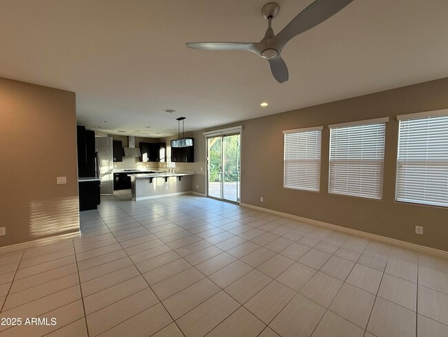 Building Photo - 4711 E Daley Ln