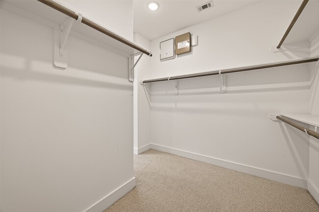 Building Photo - 7707 Johanna Pk Dr