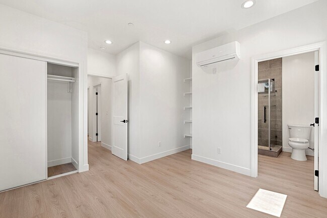 Building Photo - Stunning brand new construction, modern lu...