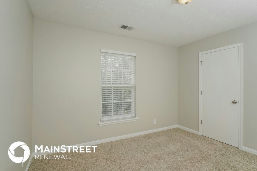 Building Photo - 10628 Irvin Pines Dr