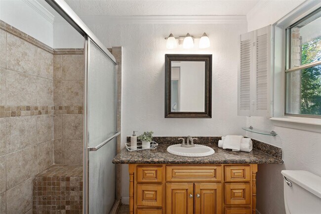 Building Photo - 9214 Bronco Dr