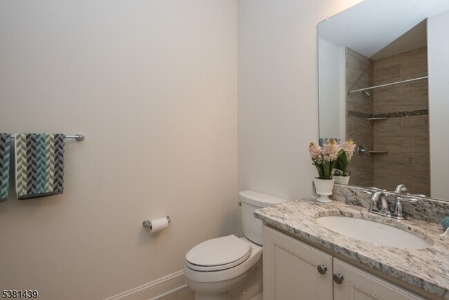 Building Photo - 5B Passe Ct