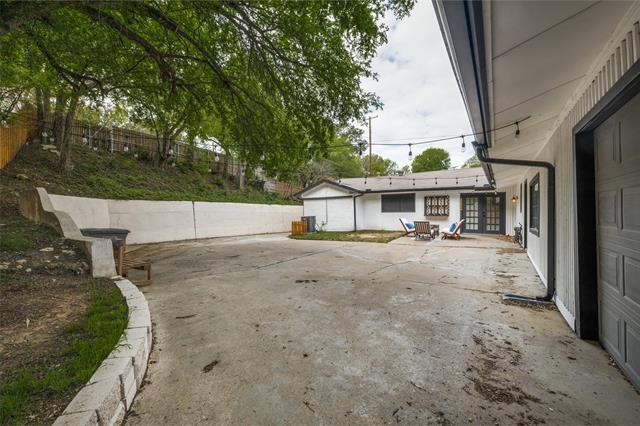 Building Photo - 625 Blue Lake Dr