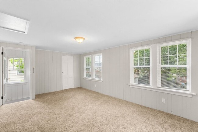 Building Photo - 7621 Weaver Ave