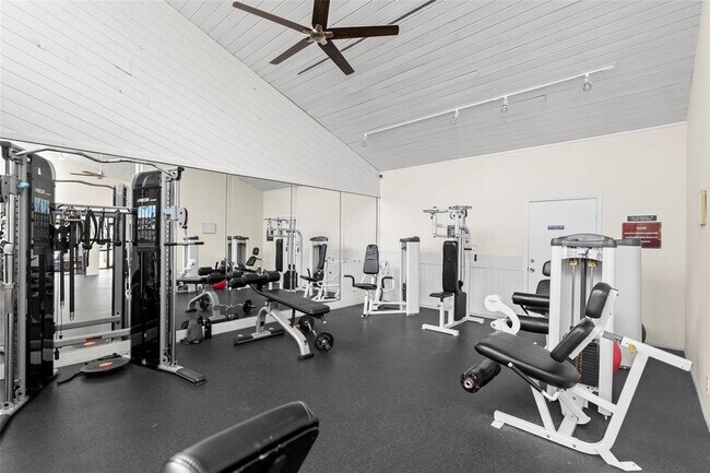 Building Photo - 2226 N Cypress Bend Dr