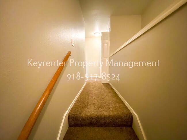 Building Photo - 3 Bed | 1.5 Bath in Central Tulsa!