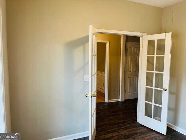 Building Photo - 50 Rock Mill Ct