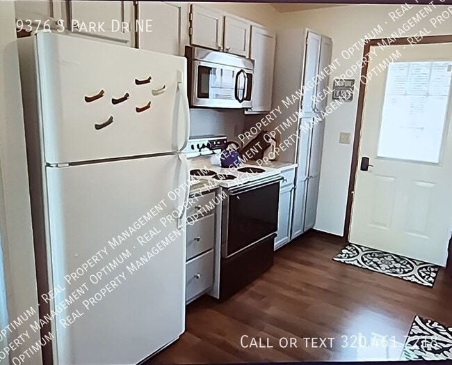 Building Photo - 9376 S Park Dr NE