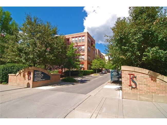 Building Photo - 545 N 1st St