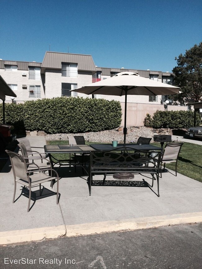 Building Photo - 1876 Fowler St