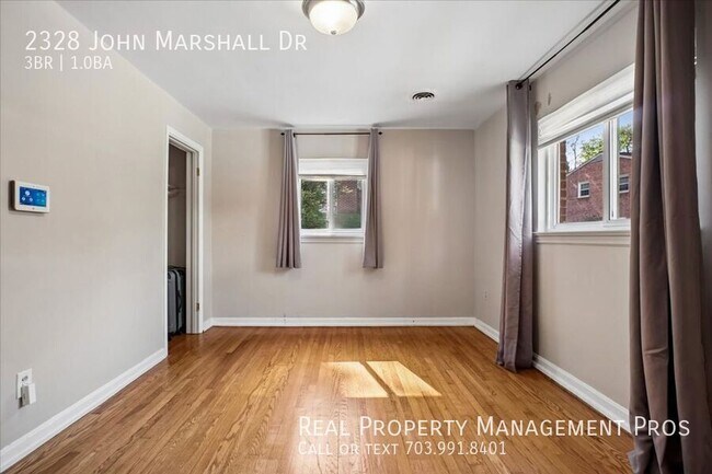 Building Photo - 2328 John Marshall Dr