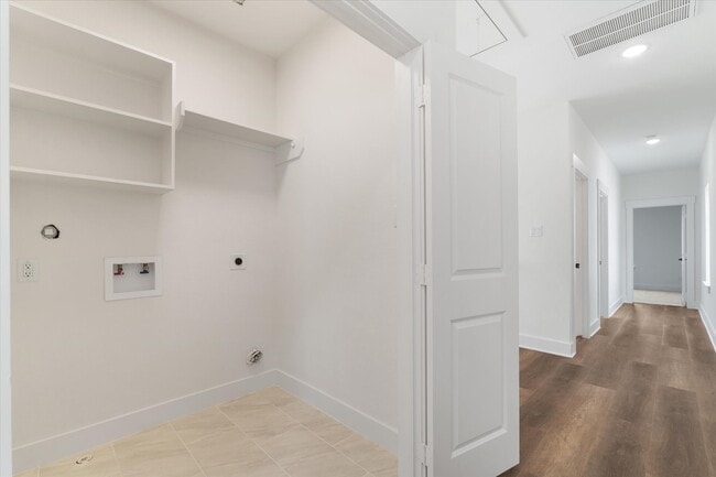 Building Photo - 131 S Virginia St