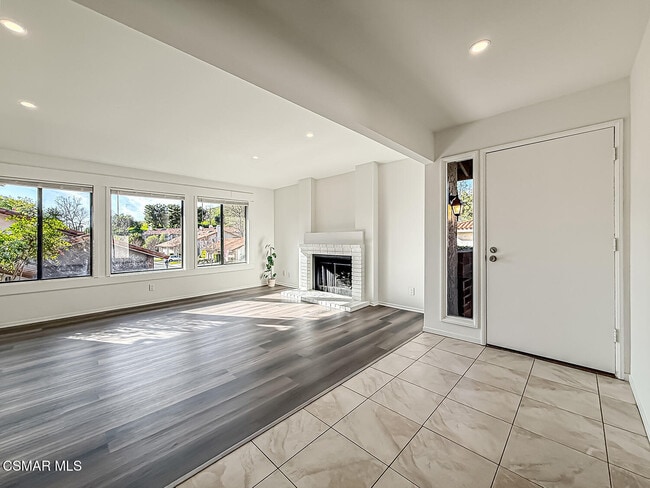 Building Photo - 655 Arroyo Oaks Dr