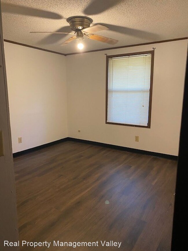 Building Photo - 1 br, 1 bath House - 1003 Red Deer Drive