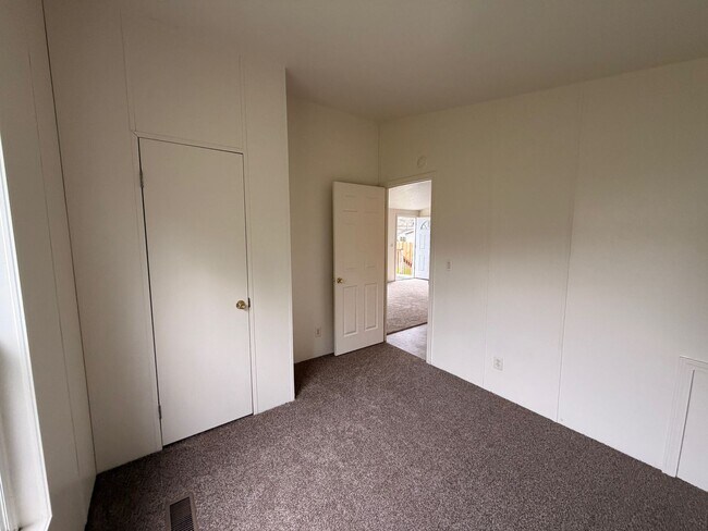 Building Photo - 149 Bobwhite St