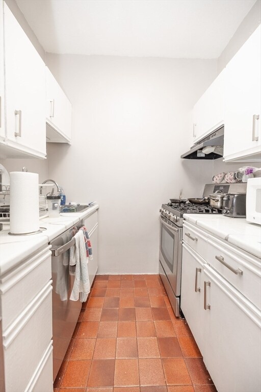 Primary Photo - 404 Meridian St