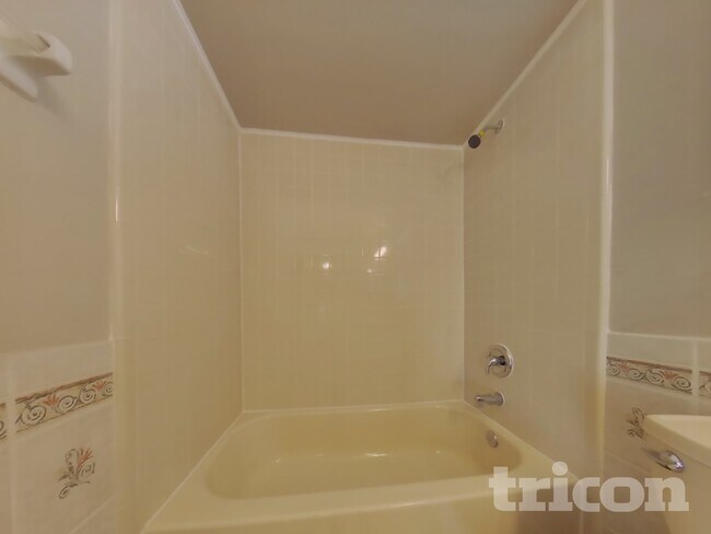 Building Photo - 2942 Mallorn Way