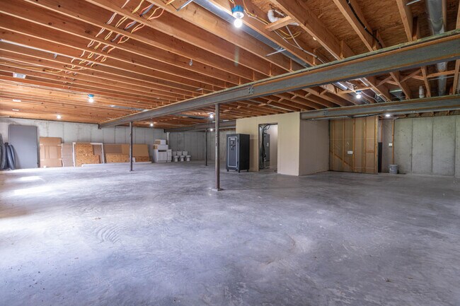 Building Photo - 7700 N Ballew Rd