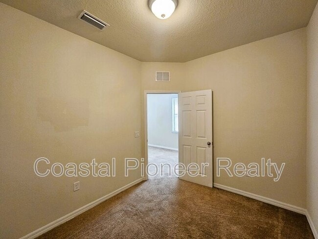 Building Photo - 6302 Magnolia Park Blvd