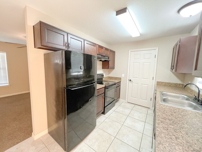 Building Photo - BEAUTIFUL 3 BD/2BA Home in Beautiful Ocala!!!