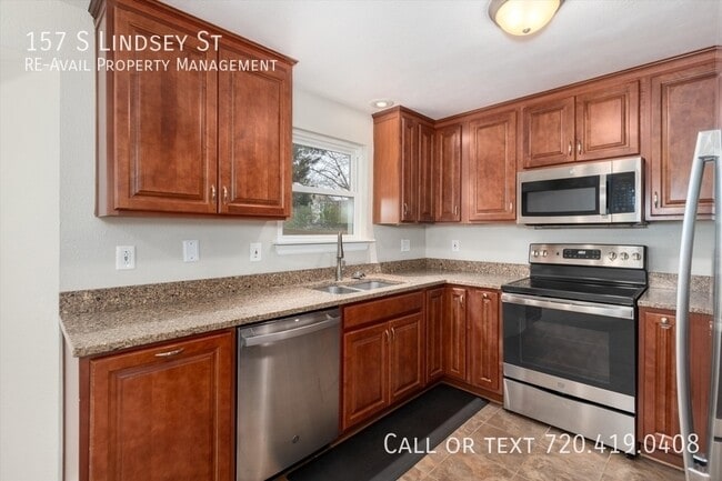 Building Photo - 157 S Lindsey St