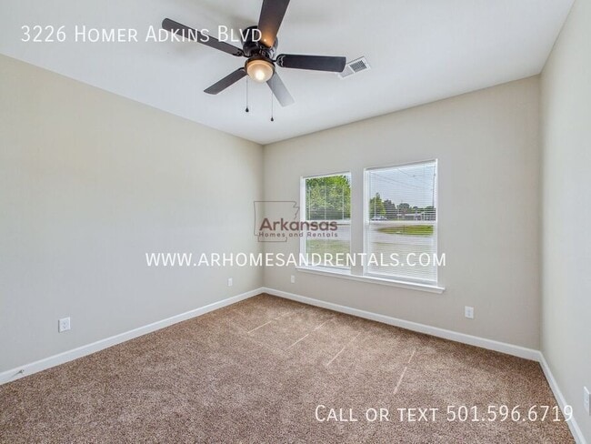 Building Photo - 3226 Homer Adkins Blvd