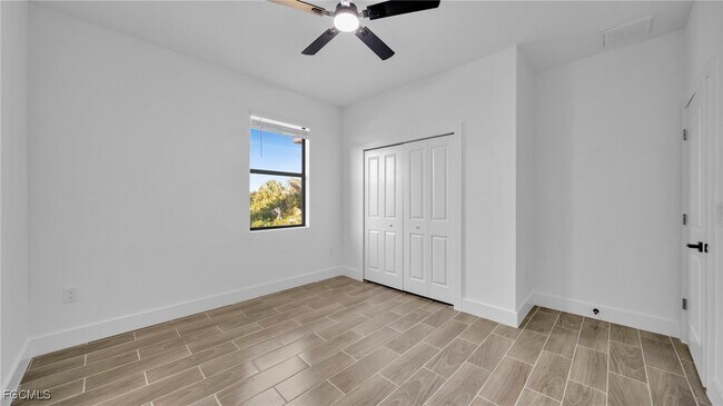 Building Photo - 704 Homer Ave S