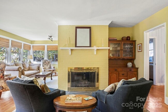 Building Photo - 2917 Forest Park Dr