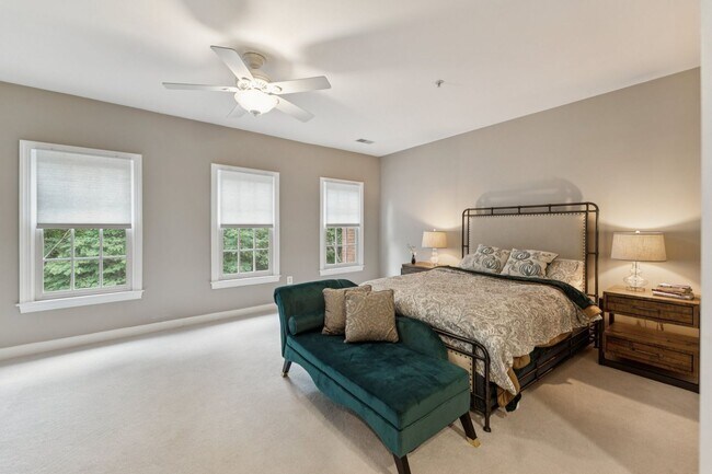 Building Photo - Discover this stunning four-level townhous...