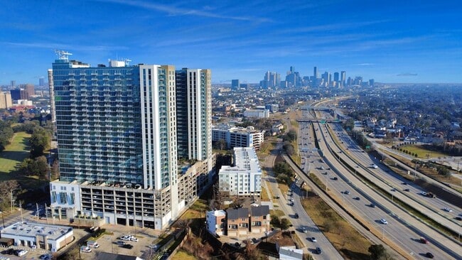 Building Photo - 146 Carson Ct