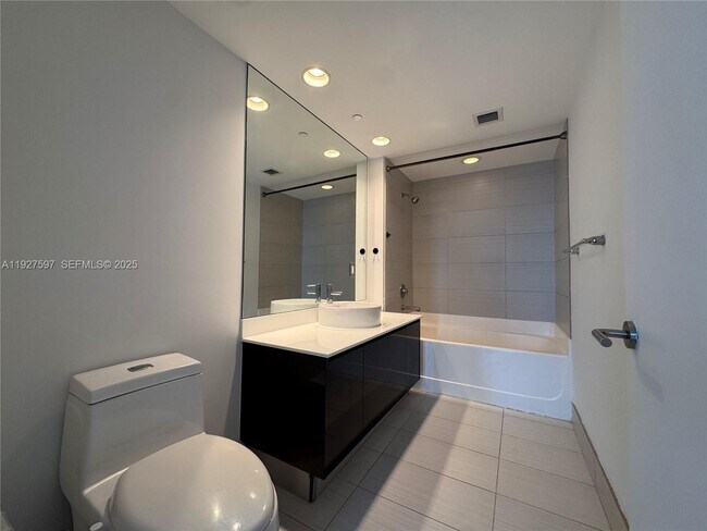 Building Photo - 31 SE 6th St