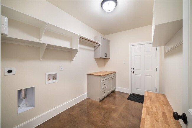 Building Photo - 315 Bluestem Cove