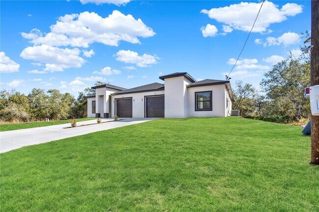 Building Photo - 68 Organ St