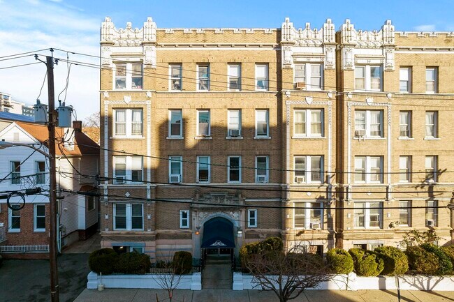 Building Photo - 282 Magnolia Ave