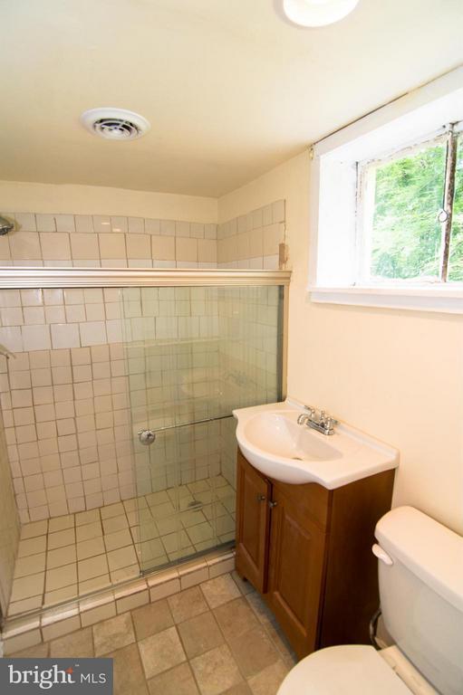 Building Photo - 6638 Holland St