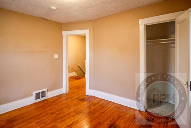 Building Photo - 2114 L St