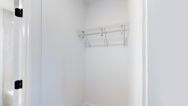 Building Photo - 440 E 8th St