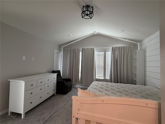 Building Photo - 3972 Plainview Dr