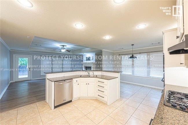 Building Photo - 3800 SW Banbury Dr