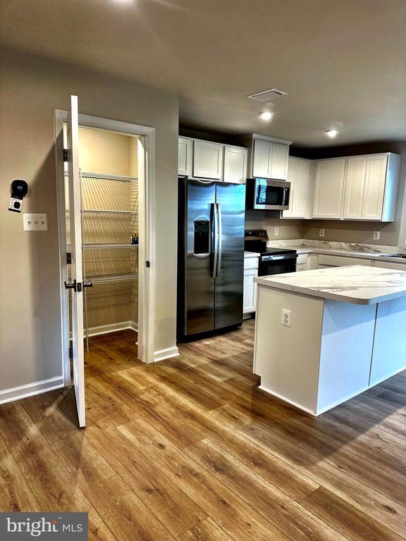 Building Photo - 645 Laurelwood Cir