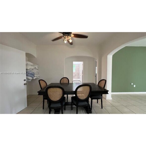 Building Photo - 113 NW 35th St