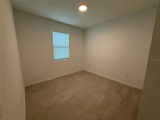 Building Photo - 1165 Lakeshore Breeze Pl