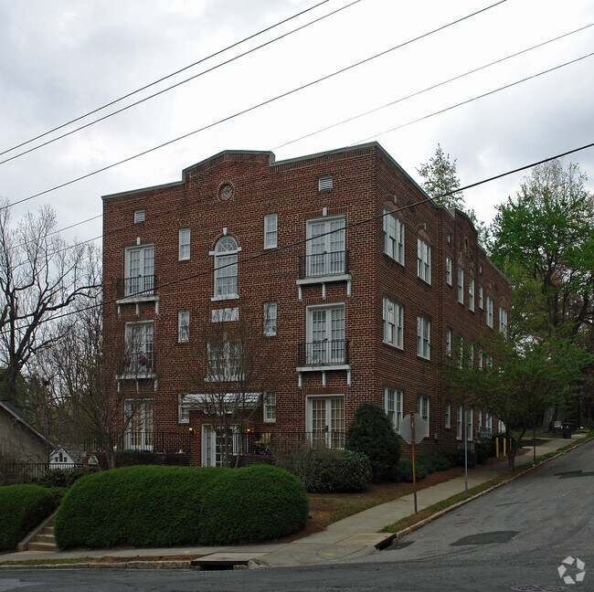 Primary Photo - Gladstone Apartments