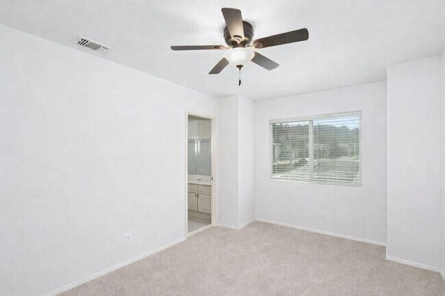 Building Photo - 908 S Lone Pine Ln