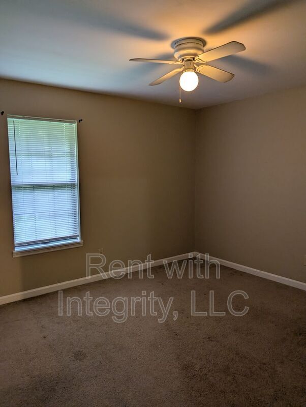 Building Photo - 2555 Chateau Ln