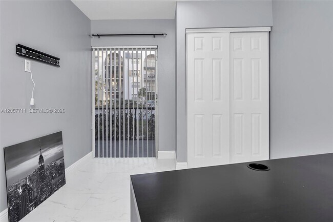 Building Photo - 3300 Spanish Moss Terrace