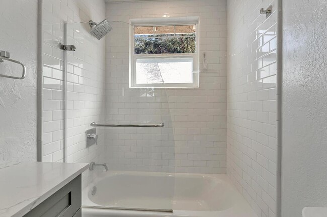 Building Photo - 2668 Quartz St