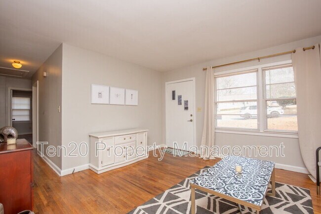 Building Photo - 4264 Yates Dr